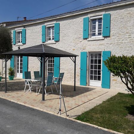 Le Logis De Lange Apt Les Aigrettes Saint-Hilaire-la-Palud المظهر الخارجي الصورة