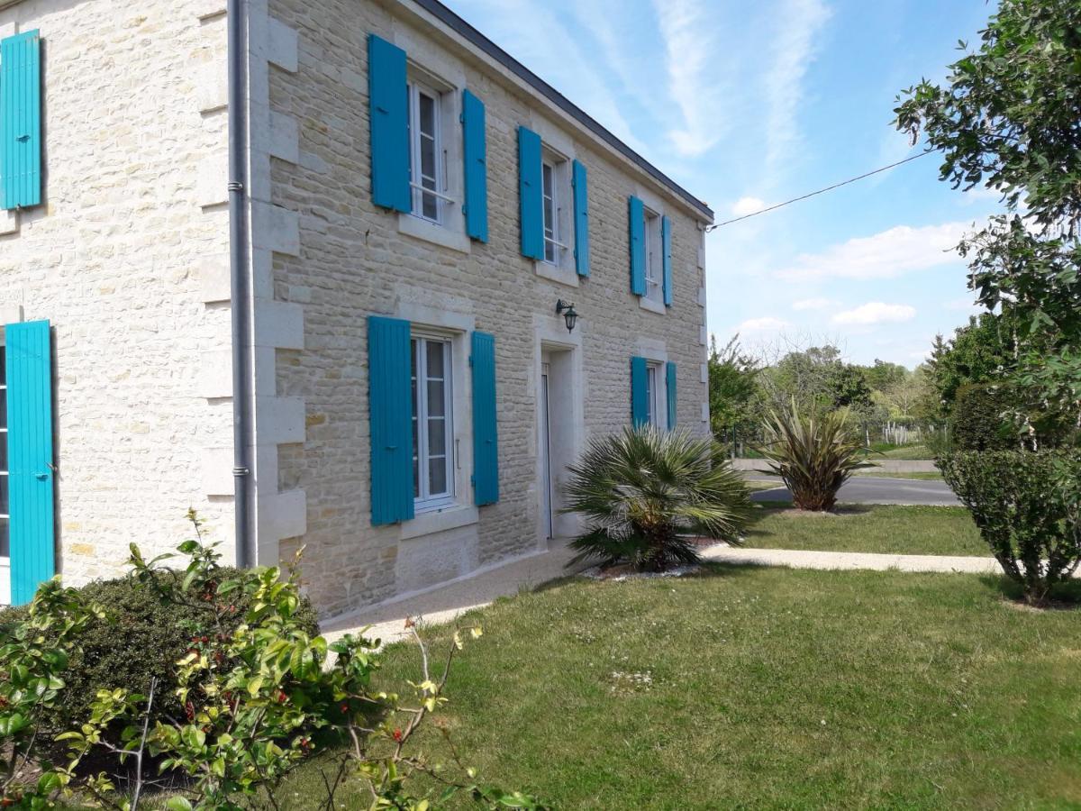 Le Logis De Lange Apt Les Aigrettes Saint-Hilaire-la-Palud المظهر الخارجي الصورة